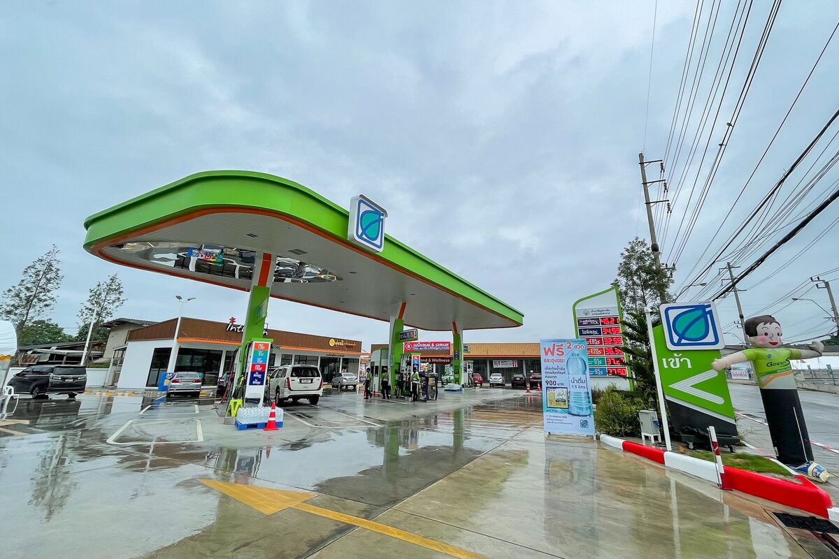 งานก่อสร้างและรีแบรนด์สถานีบริการน้ำมัน
